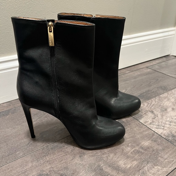 NWOT LOUISE ET CIE heel Booties! - Picture 8 of 17